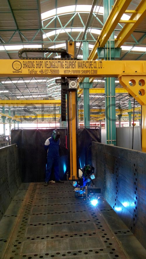 Inner seam Welding Machine for U shape Dumper