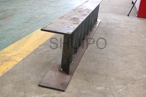 Corrugated plate intelligent welding robot