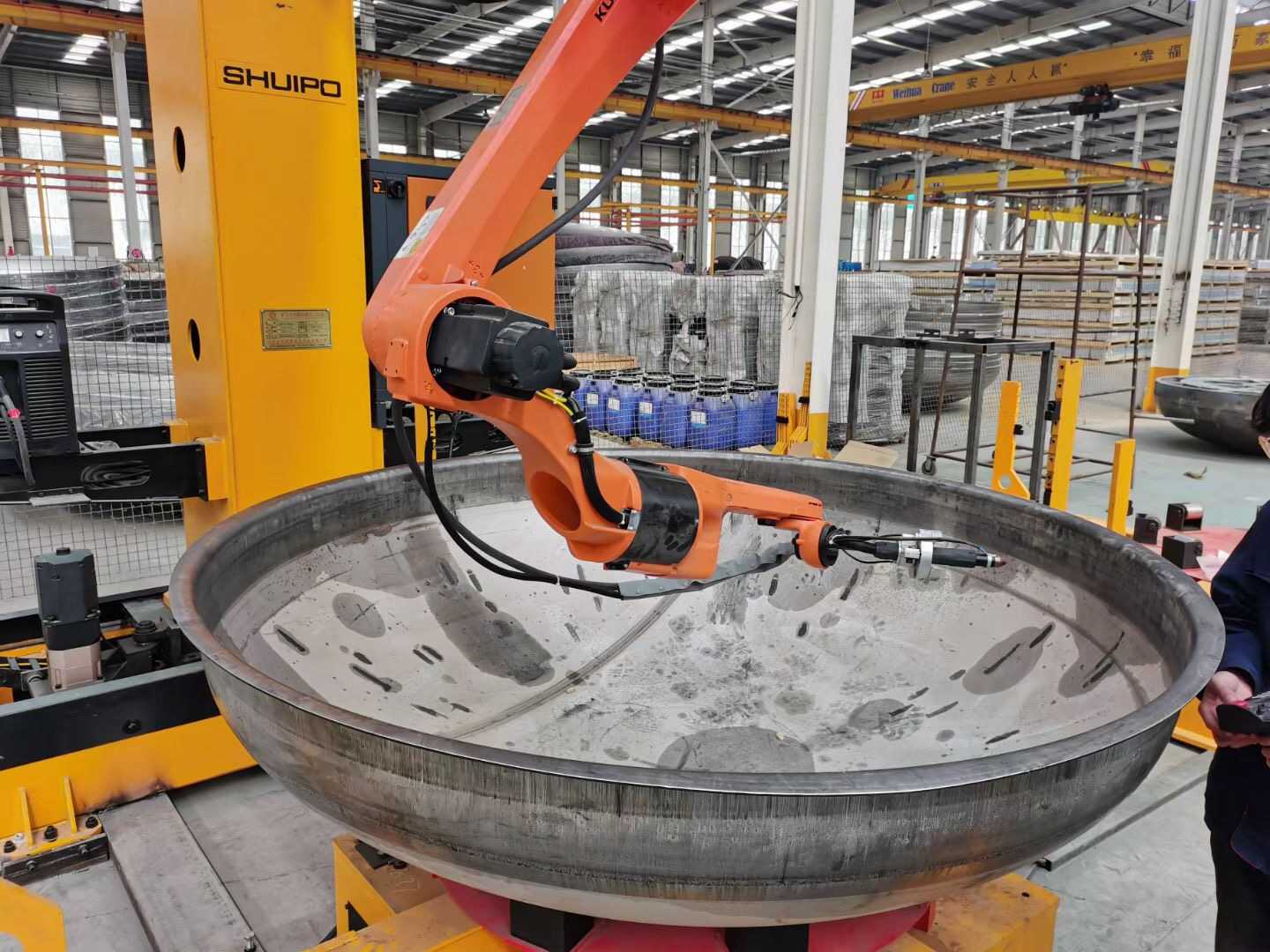 Plasma KUKA head cutting robot